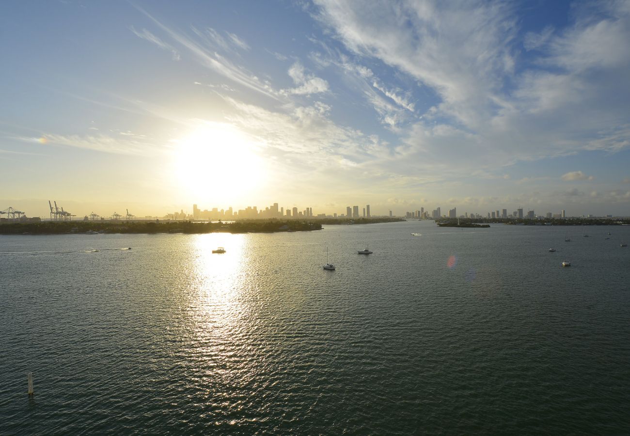 Departamento en Miami Beach - Grand 3-Room Suite Sunset Bay View