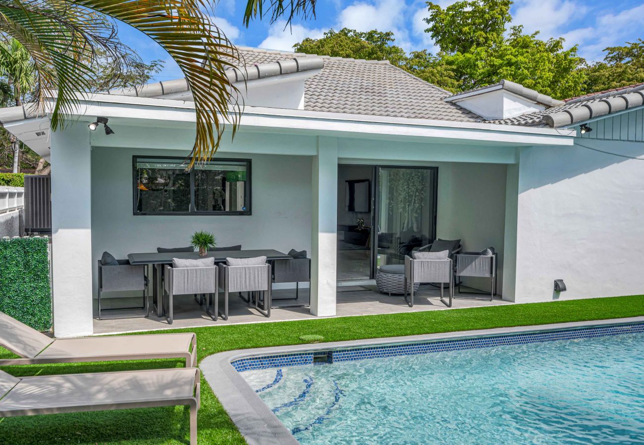 Casa en Miami - Dream House w Pool 4BR, 10 Guests