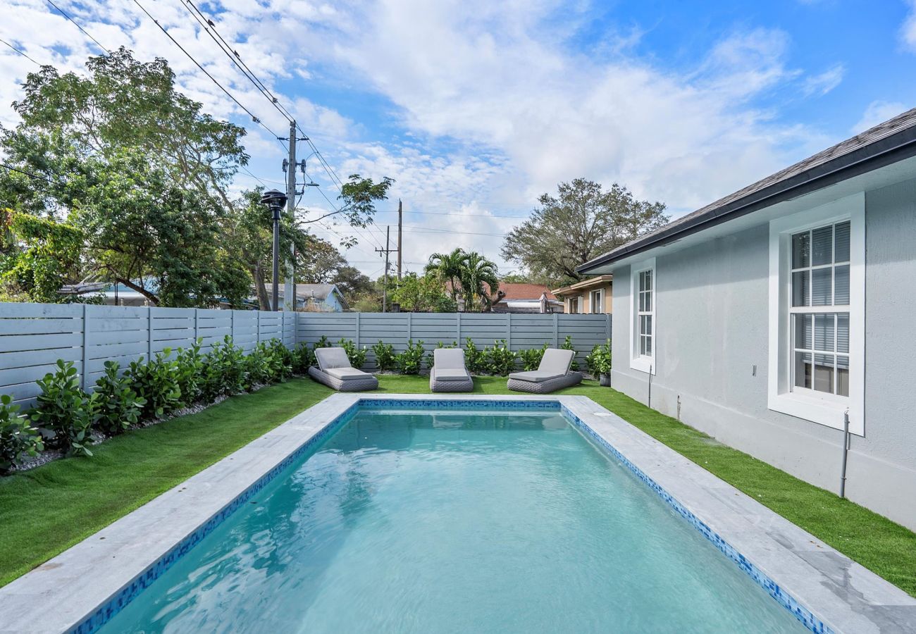 Casa en Miami - Delightful 3BR Home in Design District 7 Guests