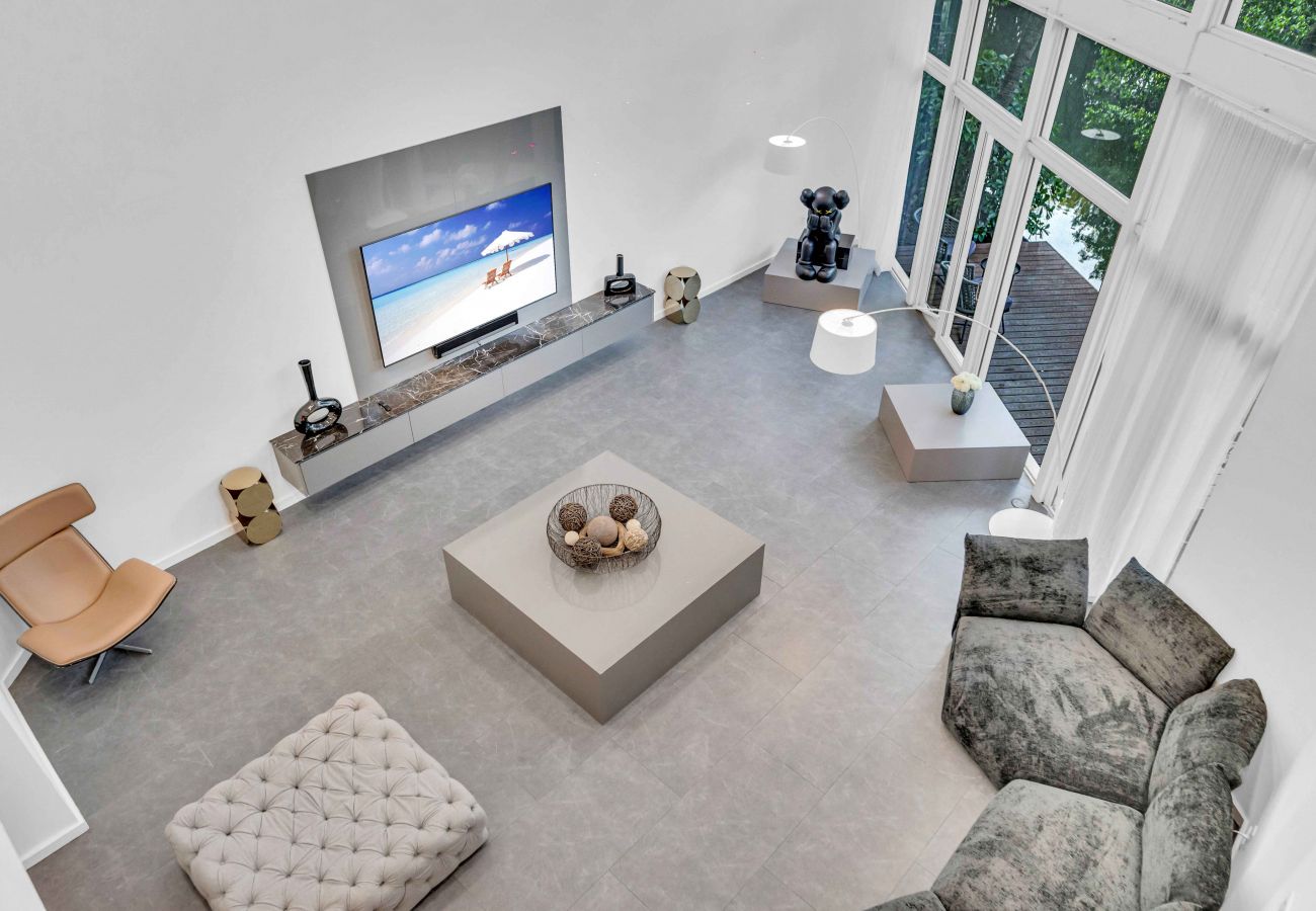 House in Miami Beach - Luxurious 5 Story Townhouse in South Beach