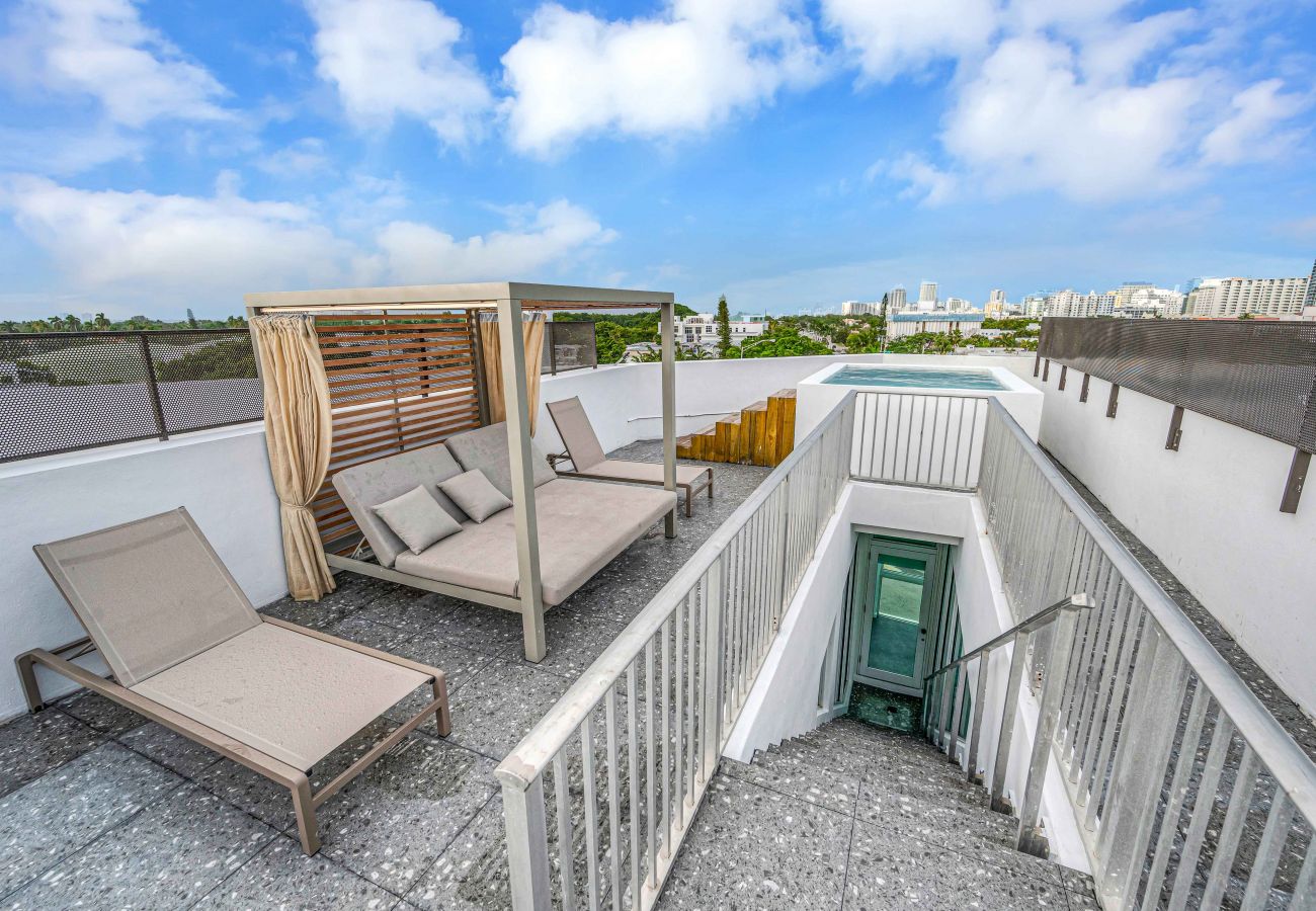 House in Miami Beach - Fancy 5 Story Townhouse Miami Beach