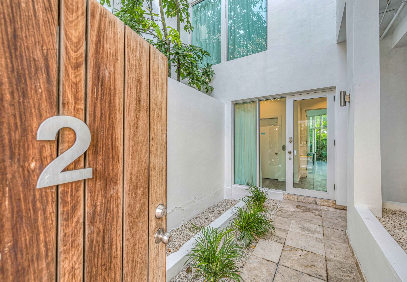 House in Miami Beach - Fancy 5 Story Townhouse Miami Beach