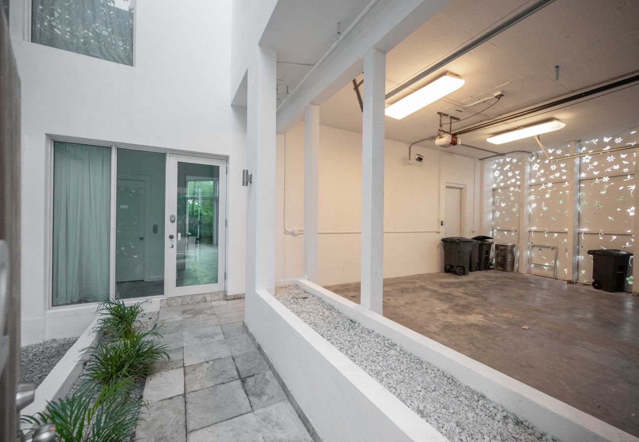 House in Miami Beach - Fancy 5 Story Townhouse Miami Beach