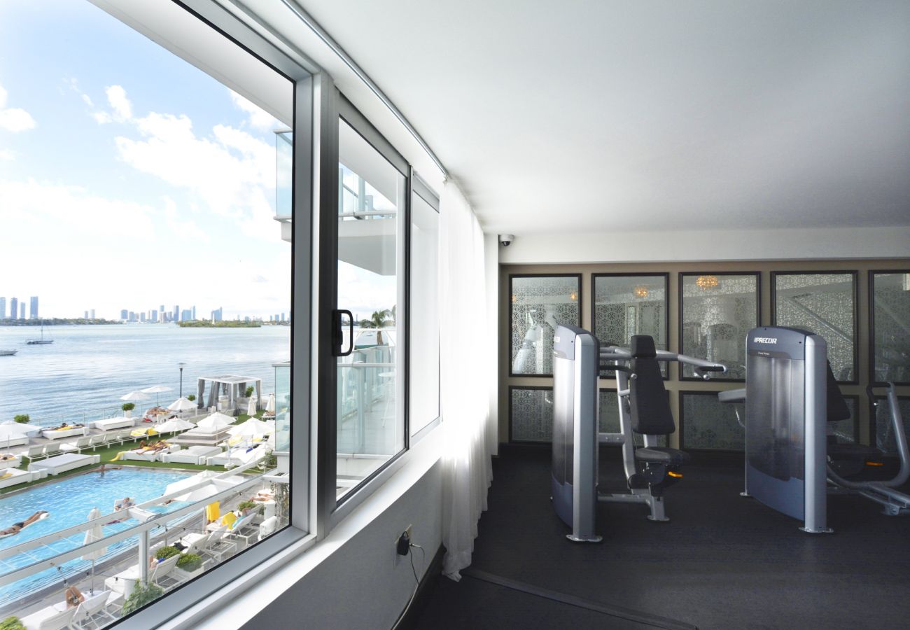 Apartment in Miami Beach - Brilliant 1BR Suite w Bay View 5*