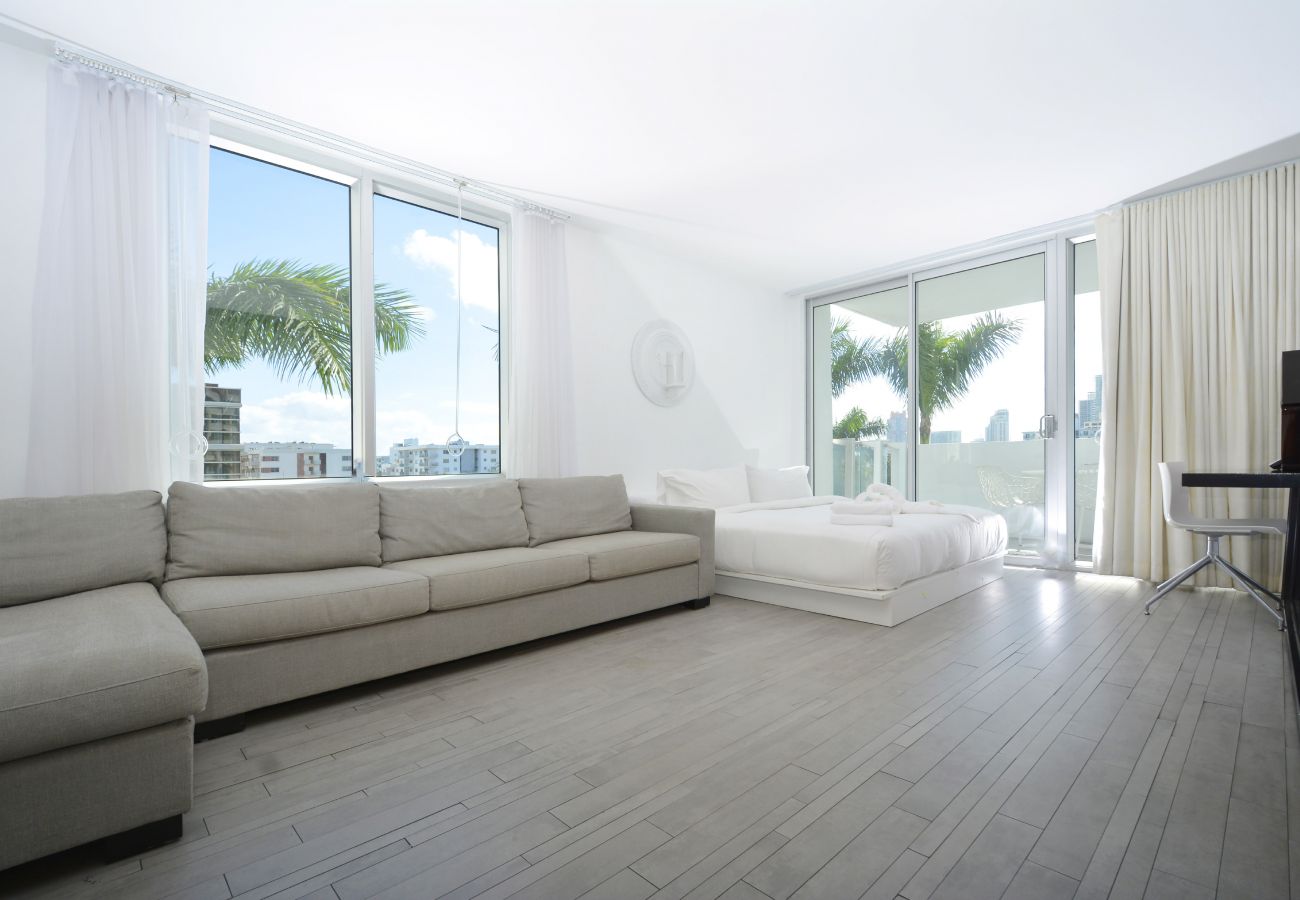 Apartment in Miami Beach - Cool Penthouse w Ocean View 5* Hotel