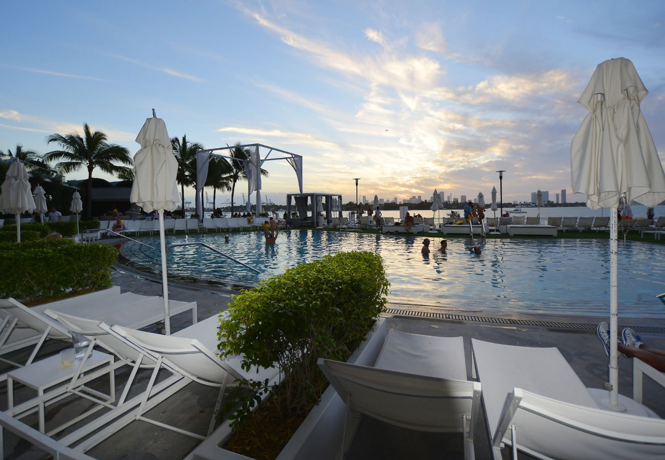 Apartment in Miami Beach - Cool Penthouse w Ocean View 5* Hotel