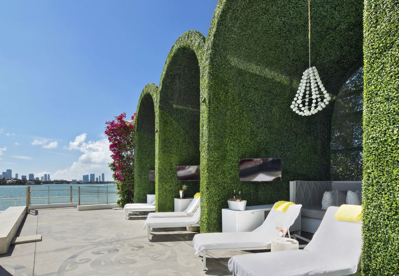 Apartment in Miami Beach - Cool Penthouse w Ocean View 5* Hotel