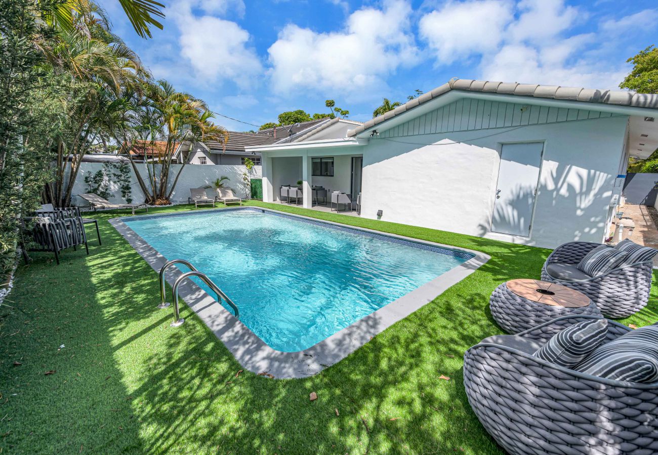 House in Miami - Dream House w Pool 4BR, 10 Guests