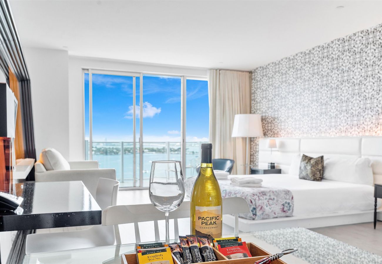 Studio in Miami Beach - AMAZING STUDIO W BAY VIEW